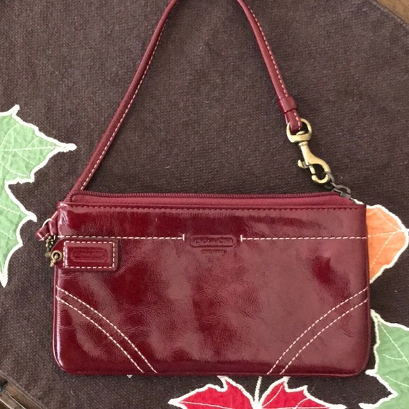 VINTAGE COACH RED LEATHER CHARLIE POUCH - Picture 1 of 3